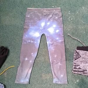Galaxy Capri leggings